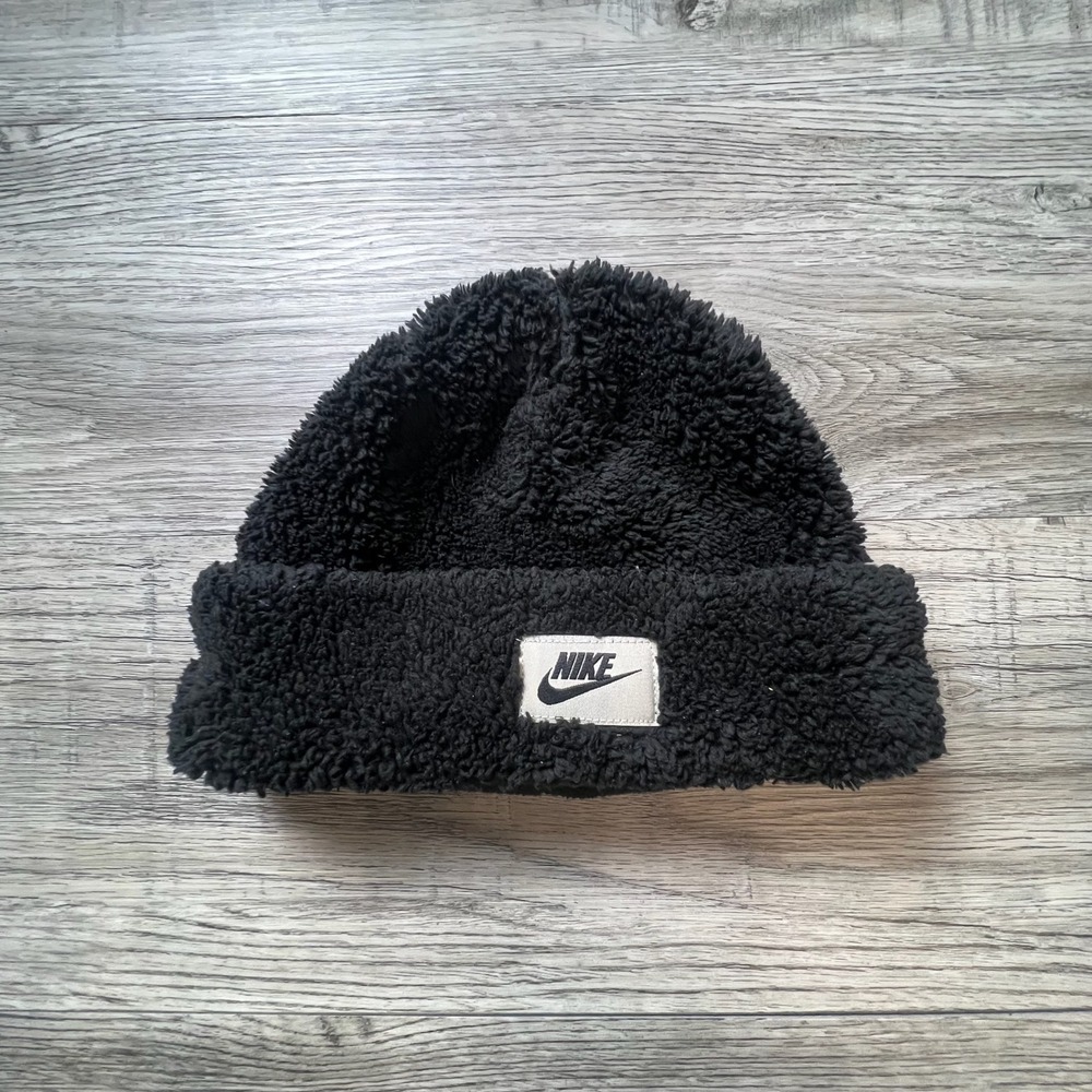 Nike Beanie Kids One Size Black Sherpa Fleece Cuffed Winter Hat 3070-023
